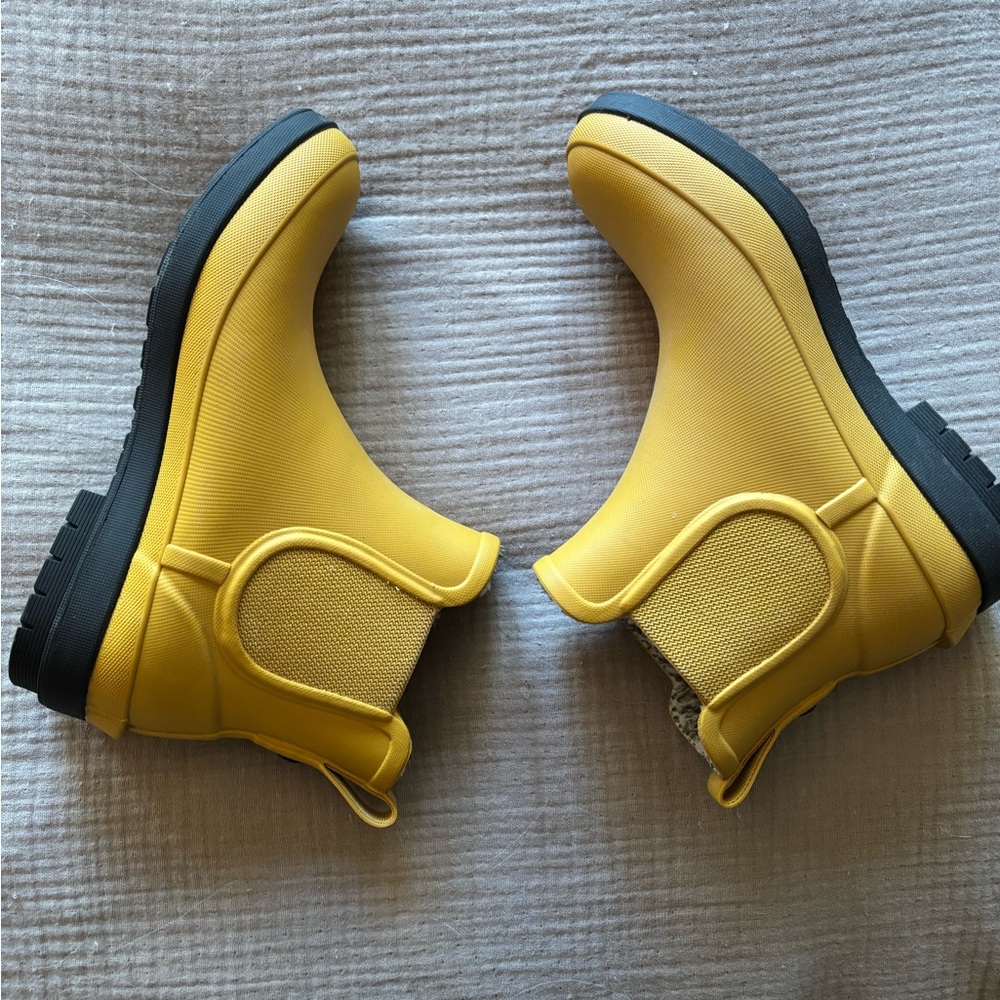 Bogs Yellow Rubber Chelsea Ankle Boots with Fleece Lining